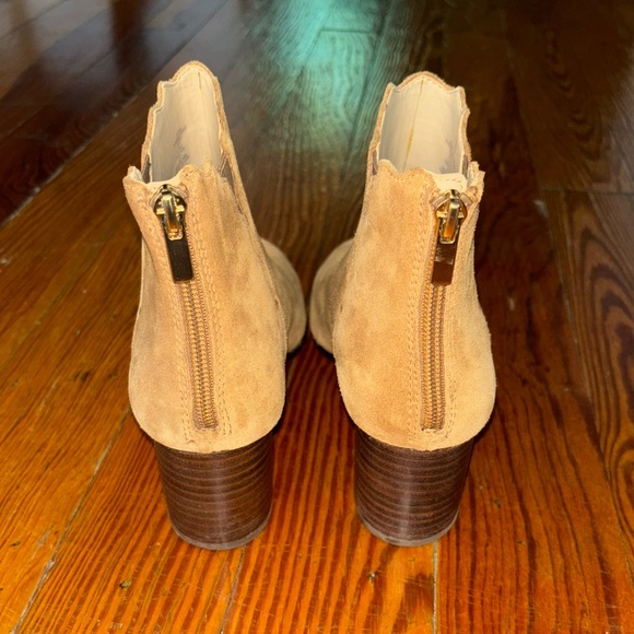 Lands End Tan Suede Womens High Heel Scalloped Ankle Booties - Picture 4 of 8